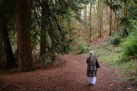 Werkt silent walking echt beter dan een gewone wandeling?